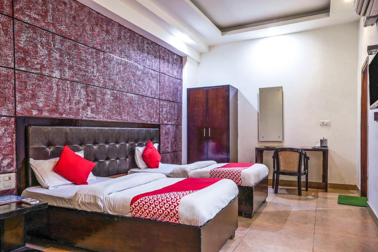 Oyo 18895 Hotel Kartikay Grand Hisar Ngoại thất bức ảnh