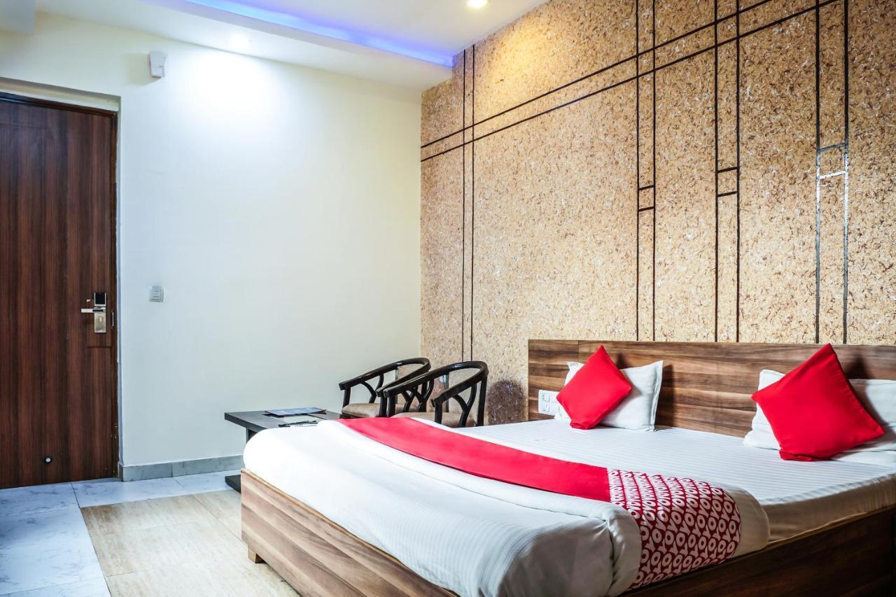 Oyo 18895 Hotel Kartikay Grand Hisar Ngoại thất bức ảnh